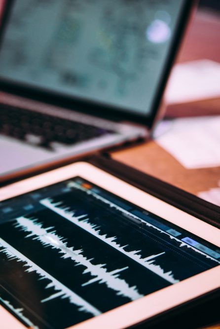 cropped-shutterstock_1327862927_audio-wave-2.jpg